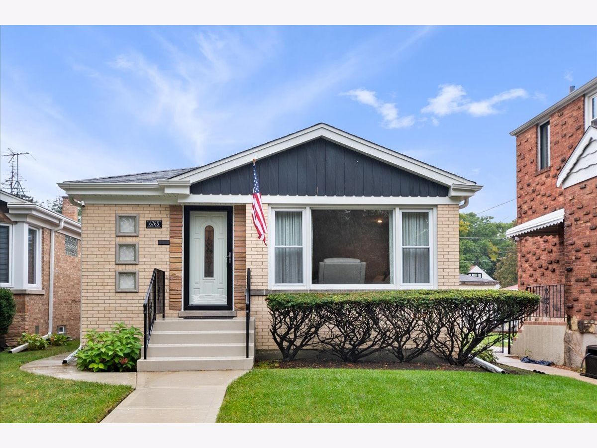  For Sale Chicago Illinois, 6765 Talcott Avenue