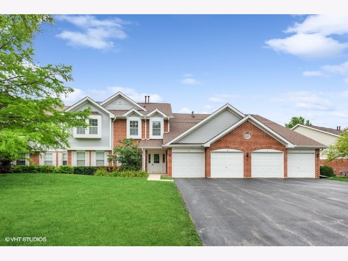 Townhomes & Condos For Sale Turnberry Manor Roselle Illinois, 240 Ashbury Lane