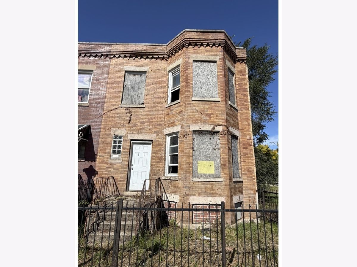  For Sale Chicago Illinois, 2706 Lexington Street