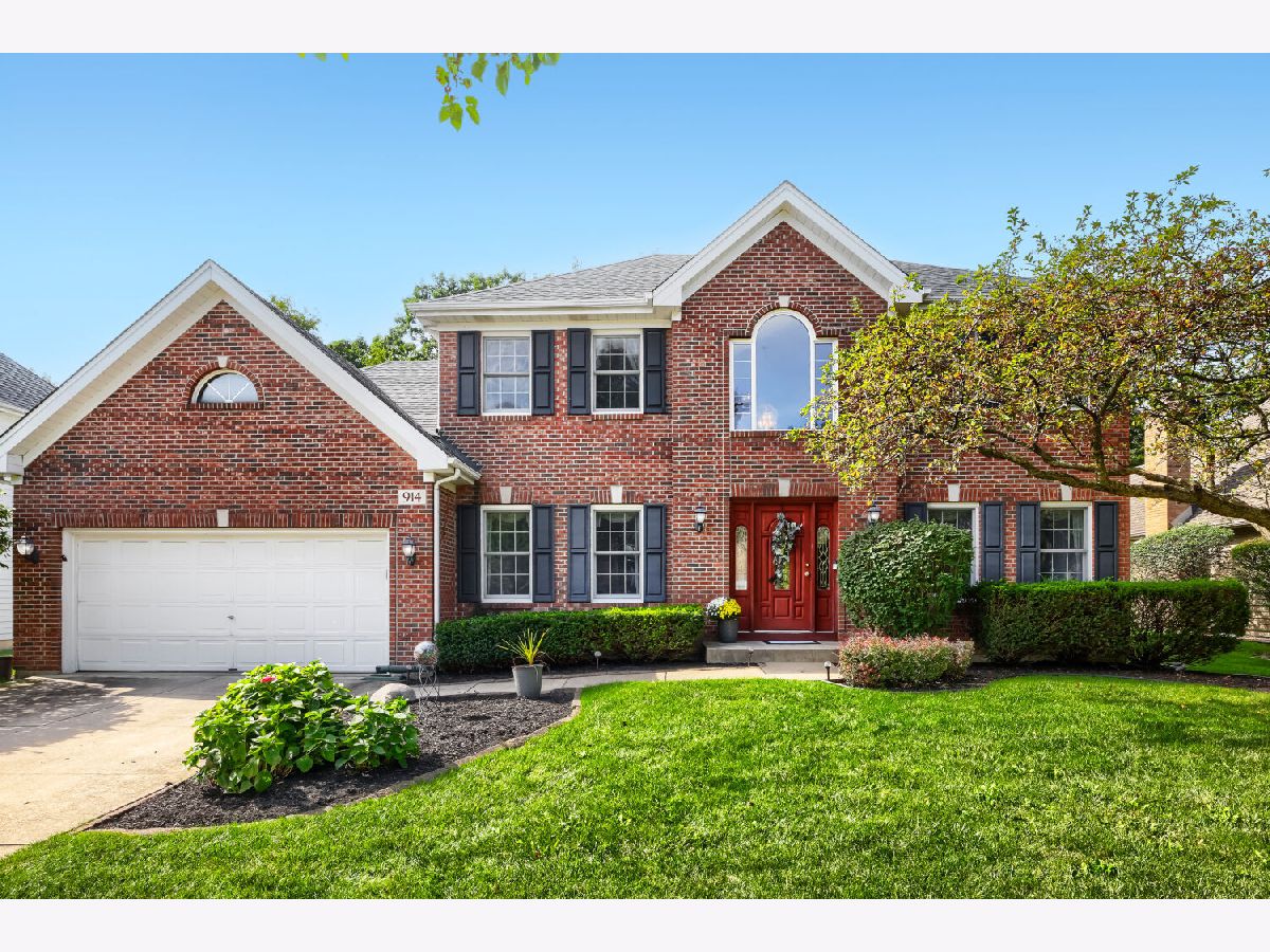 Townhomes & Condos & Homes For Sale Willow Creek West Chicago Illinois, 914 Willow Creek Road