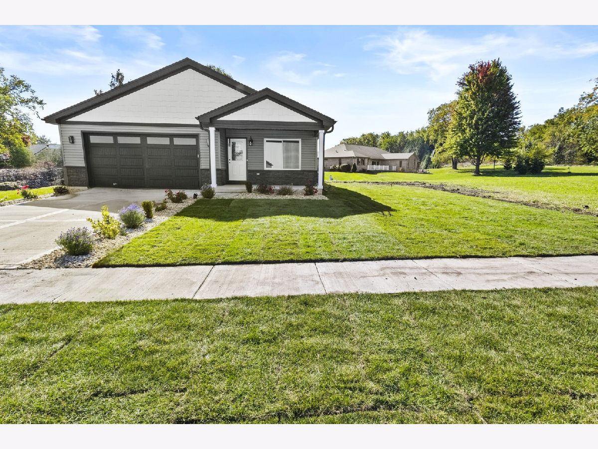  For Sale Grant Park Illinois, 412 Butler Avenue