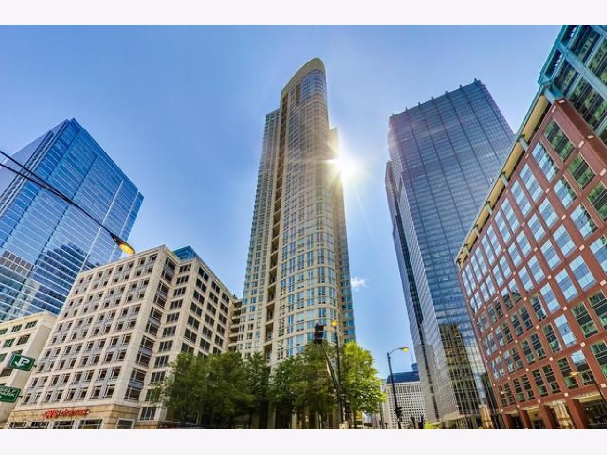 Condominiums Rented Sterling Chicago Illinois, 345 La Salle