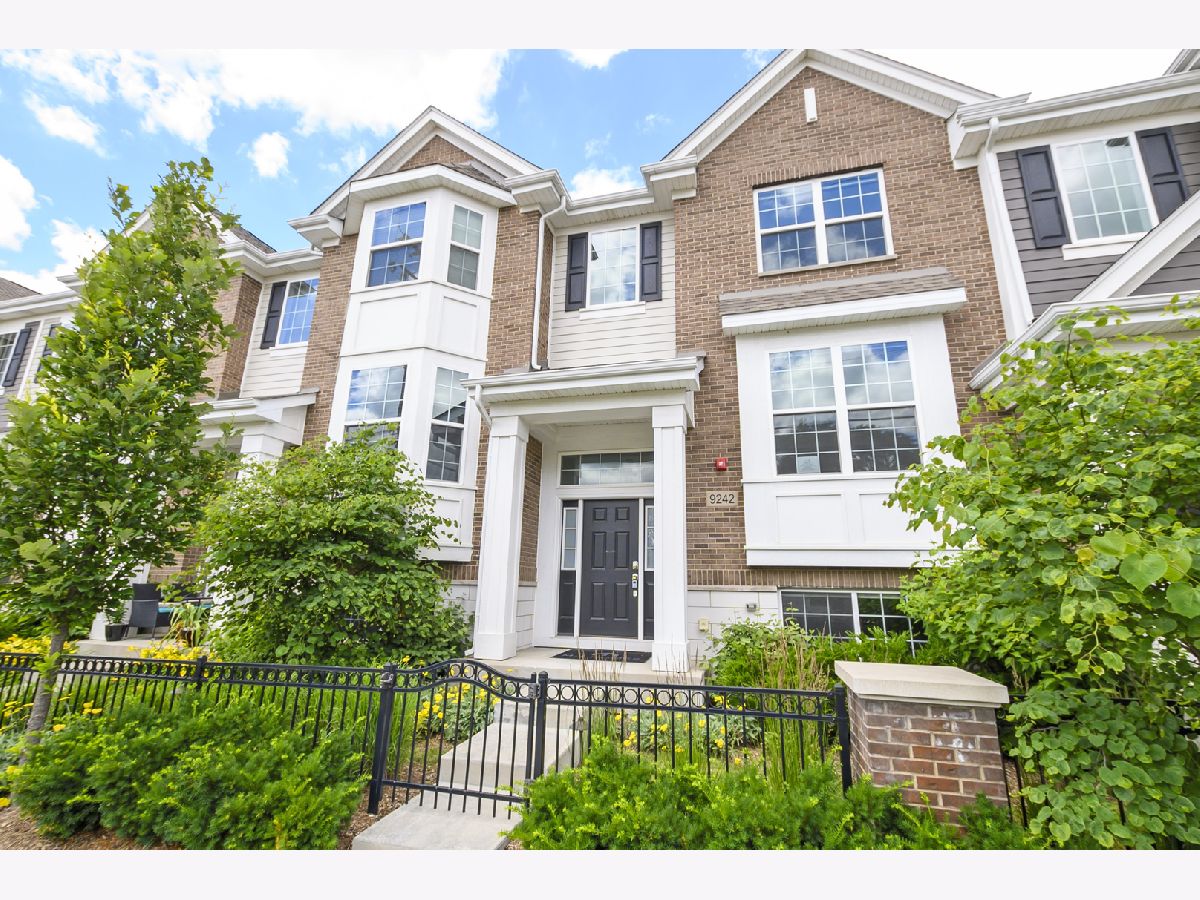 Condos & Townhomes For Sale Metro East Orland Park Illinois, 9242 143rd Street