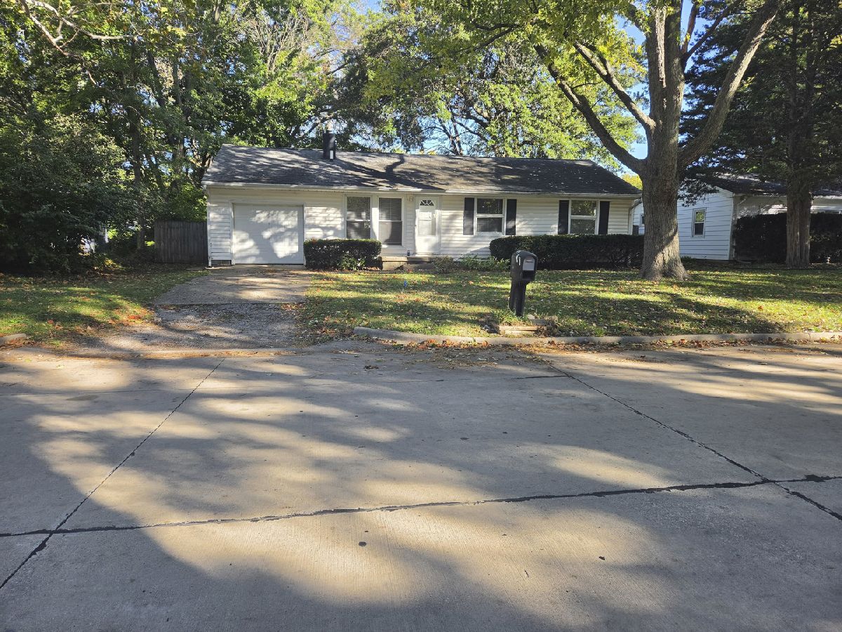  For Sale Champaign Illinois, 1618 Sangamon Drive