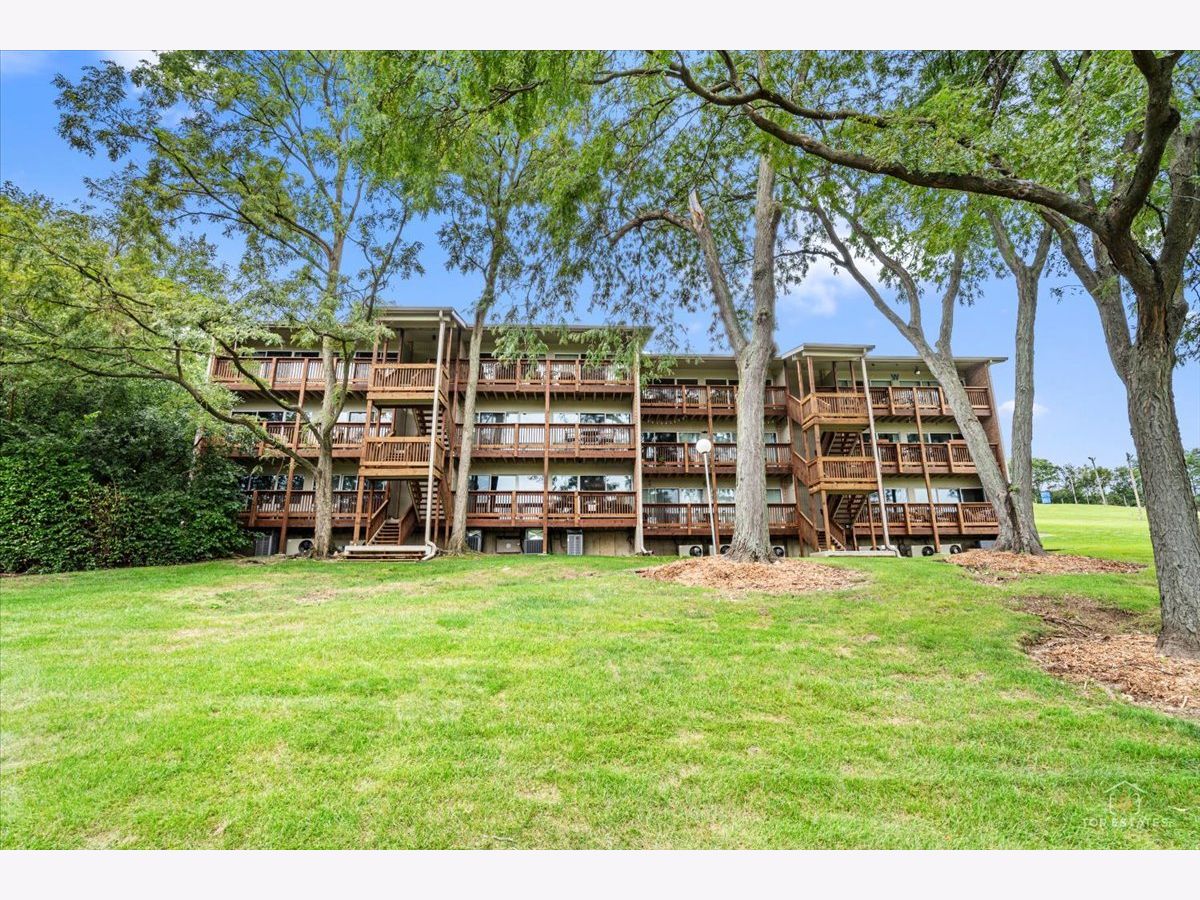 Condos & Townhomes For Sale Four Lakes Lisle Illinois, 5803 Oakwood Drive