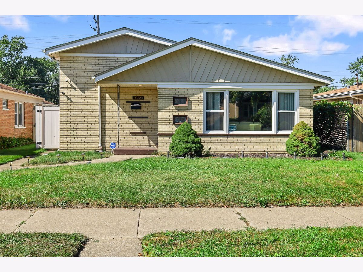  For Sale Dolton Illinois, 14220 Kimbark Avenue