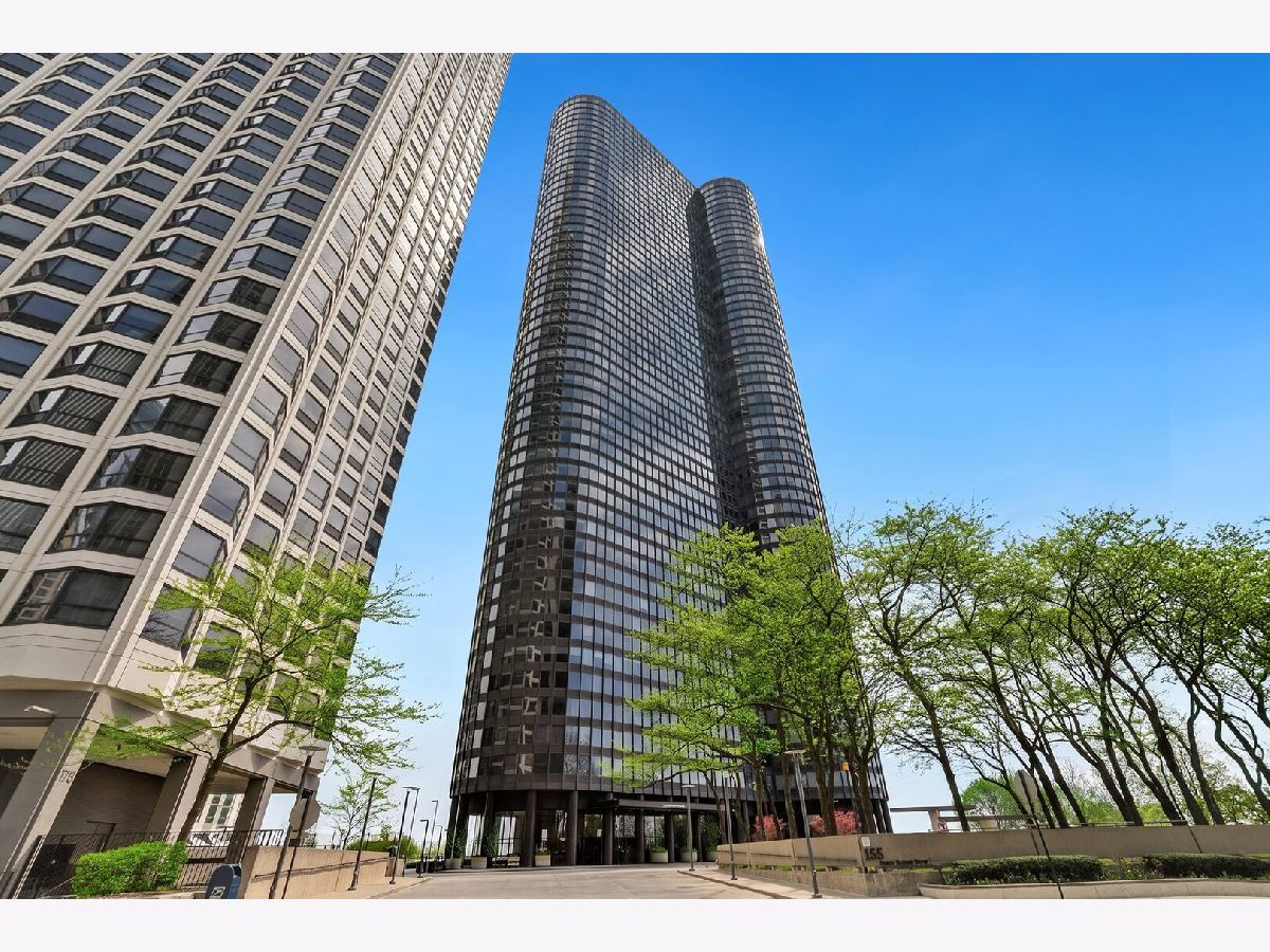 Condos & Townhomes For Sale Harbor Point Chicago Illinois, 155 Harbor Drive