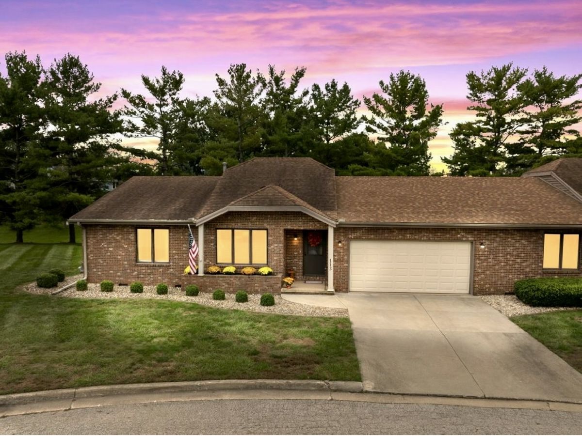 Homes & Condos & Townhomes For Sale Rollingbrook Bloomington Illinois, 113 Manor Circle
