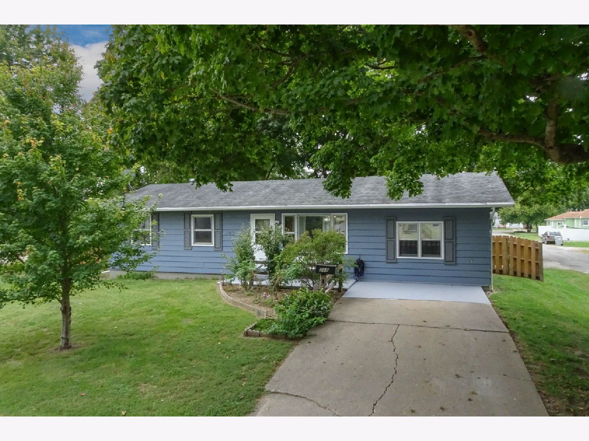  For Sale Clinton Illinois, 205 Miller