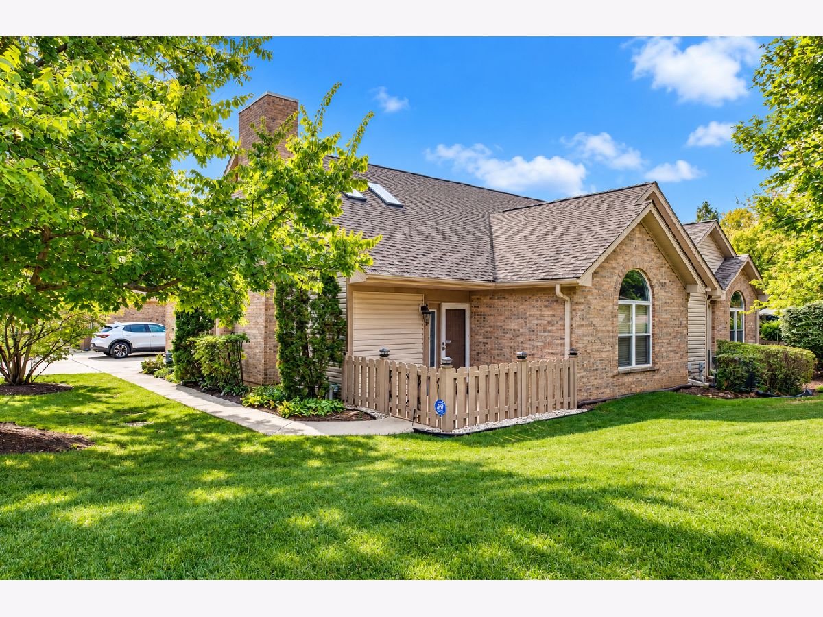 Townhomes For Sale The Crossing Bloomingdale Illinois, 183 Canterbury Court