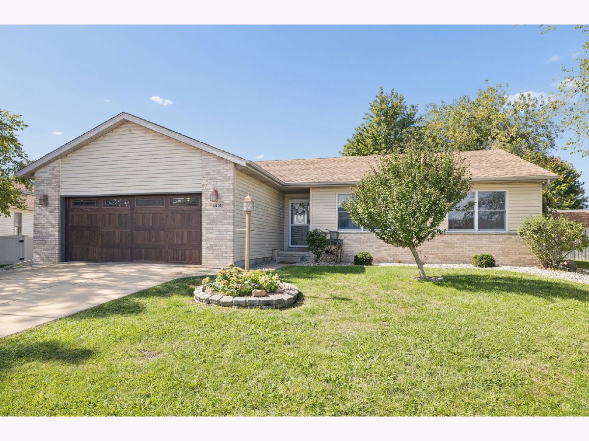 Homes & Townhomes & Condos For Sale Northfield Meadows Bourbonnais Illinois, 1416 Bradley