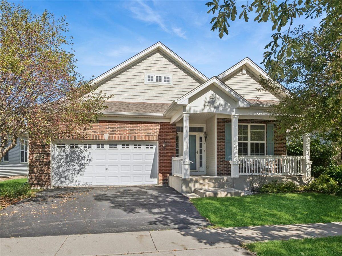 Homes For Sale Haverford Place Hoffman Estates Illinois, 5932 Eton Drive