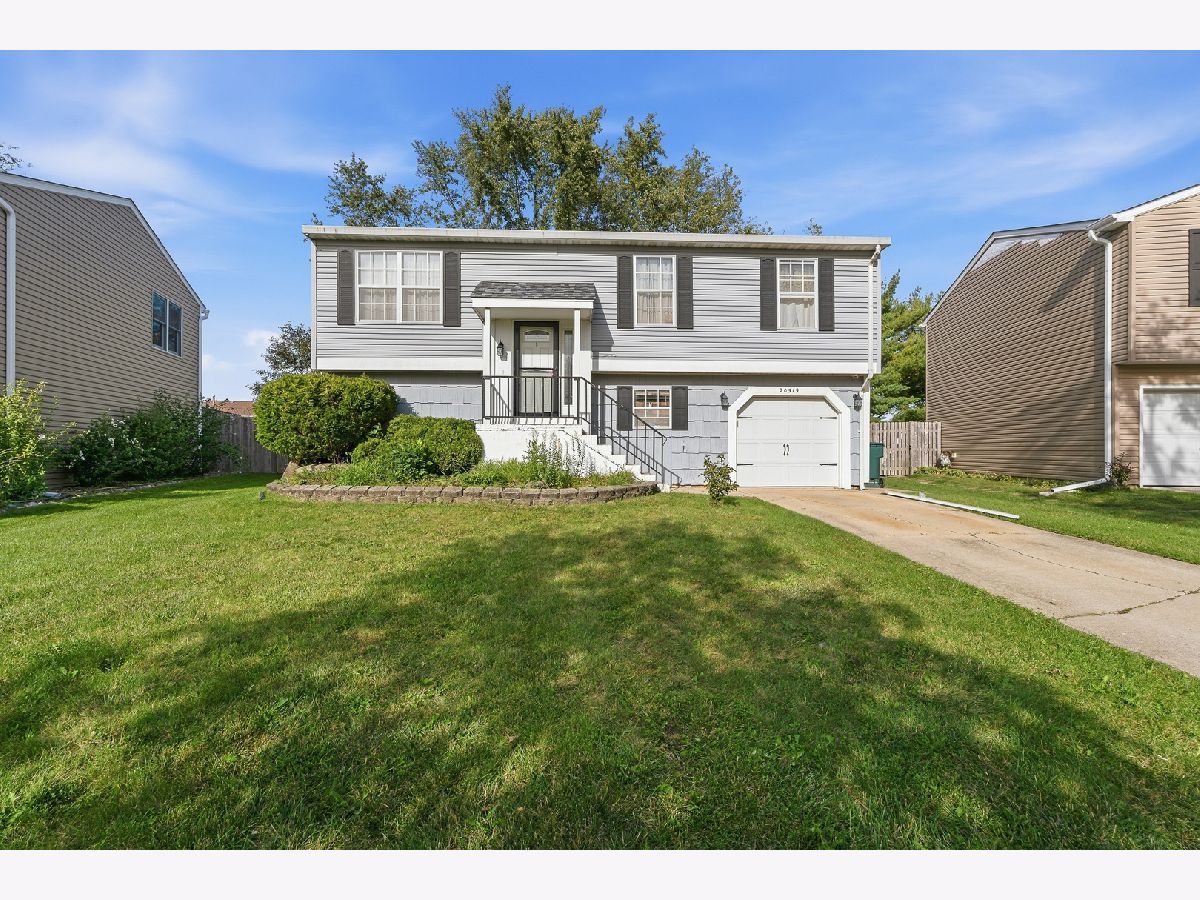 Homes & Townhomes & Condos For Sale Frankfort Square Frankfort Illinois, 20519 Acorn Ridge Drive