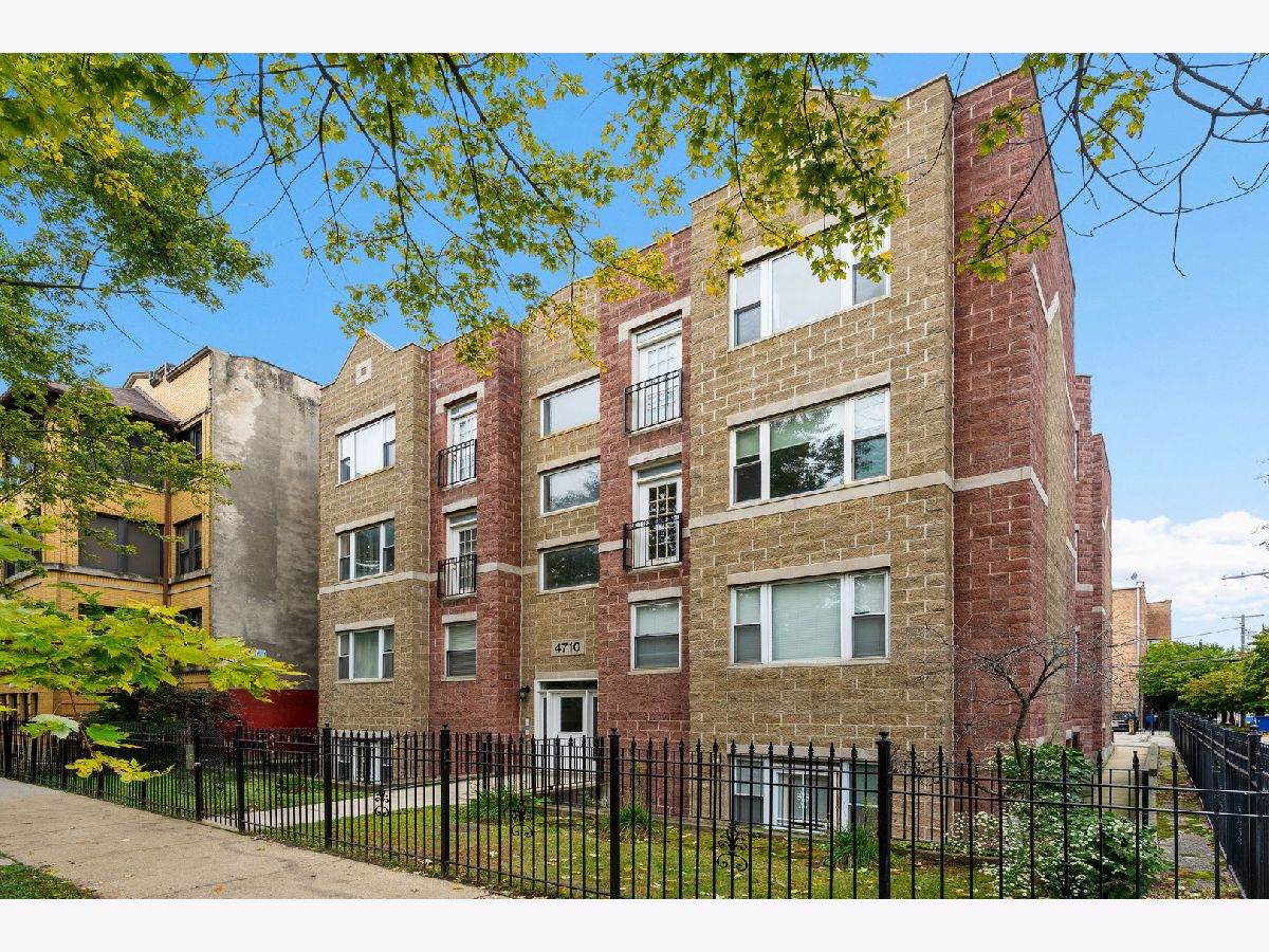  For Sale Chicago Illinois, 4710 Ellis Avenue