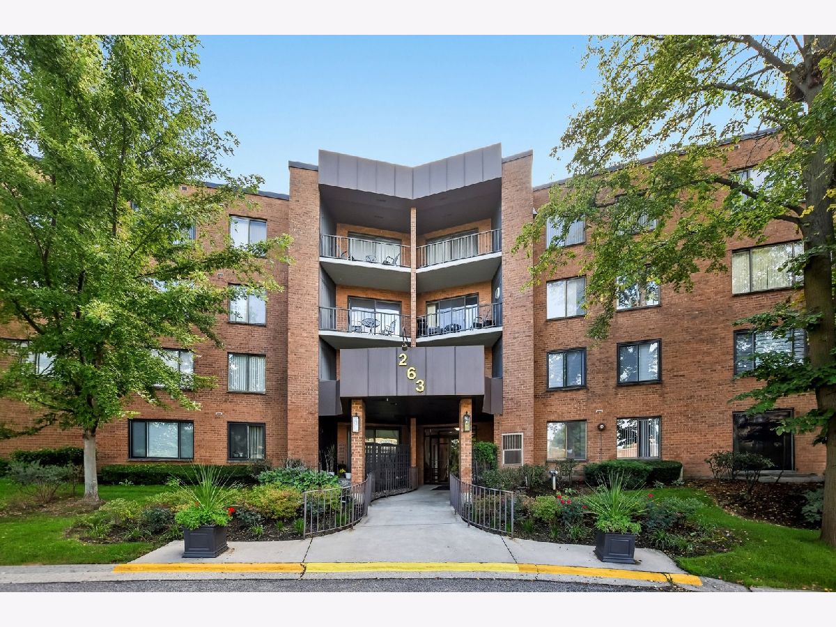 Condominiums For Sale Willow Creek Palatine Illinois, 263 Clubhouse Drive