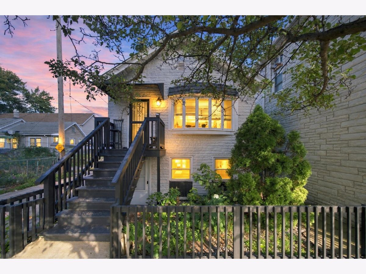  For Sale Chicago Illinois, 2813 Shields Avenue