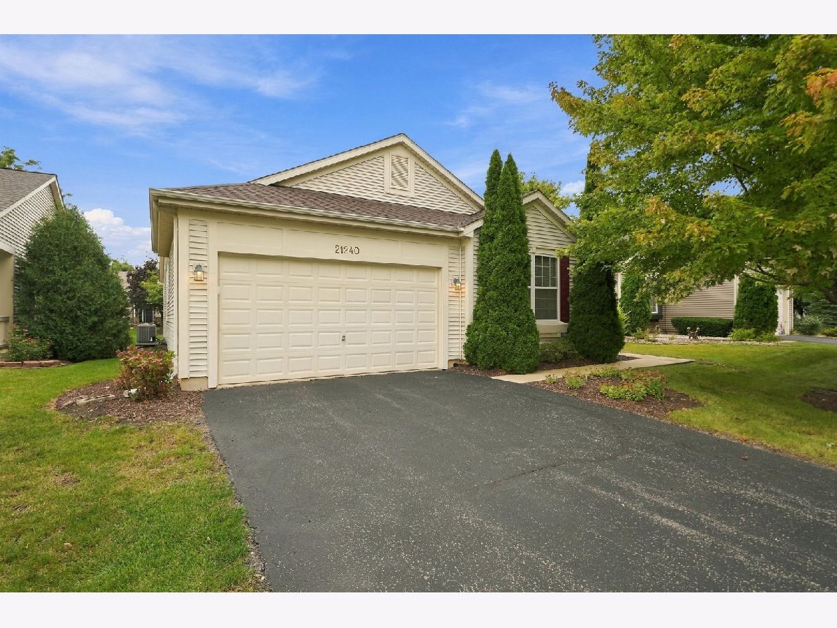  For Sale Crest Hill Illinois, 21240 Windsor Lake Lane