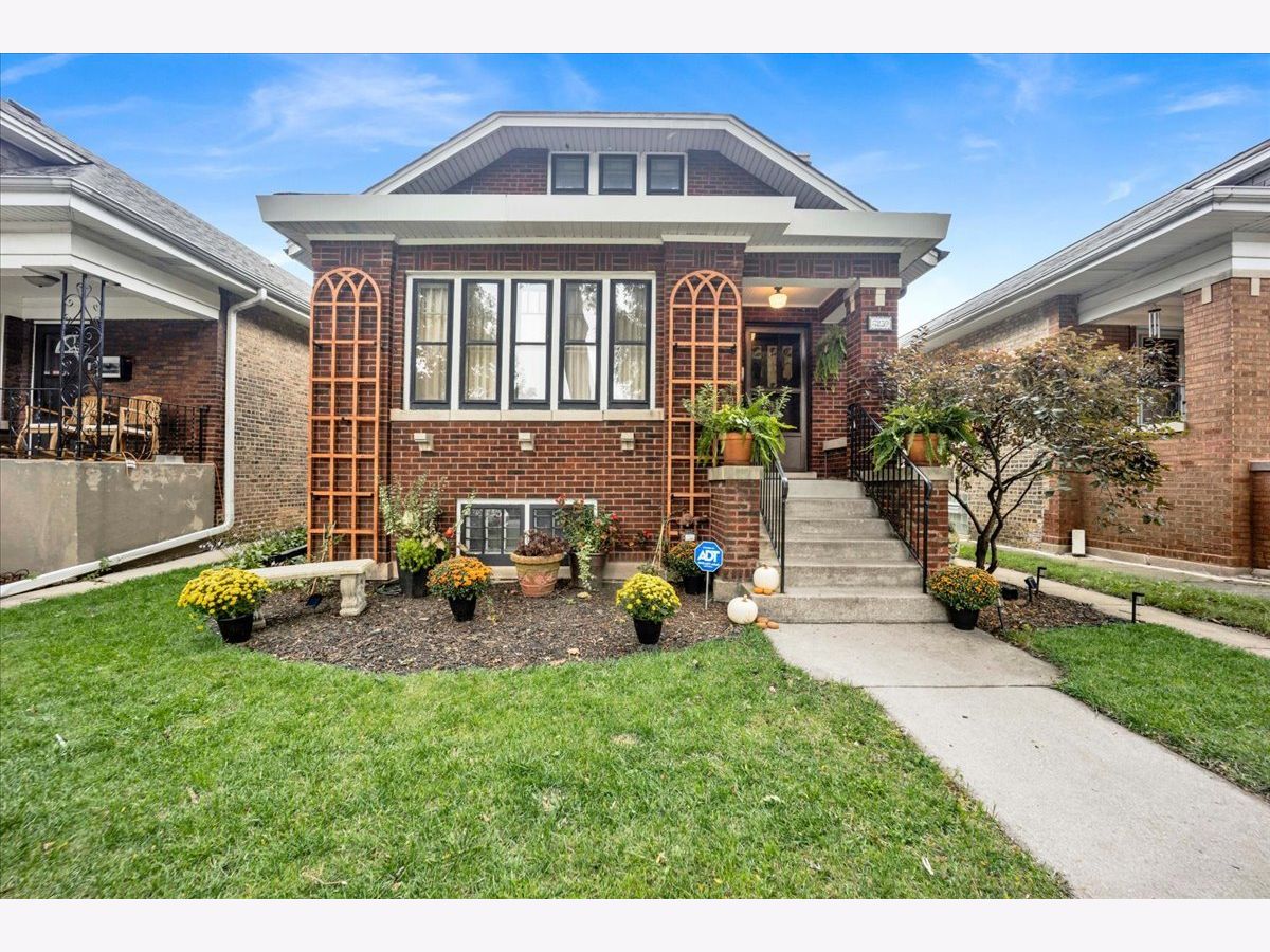  For Sale Chicago Illinois, 6239 Campbell Avenue