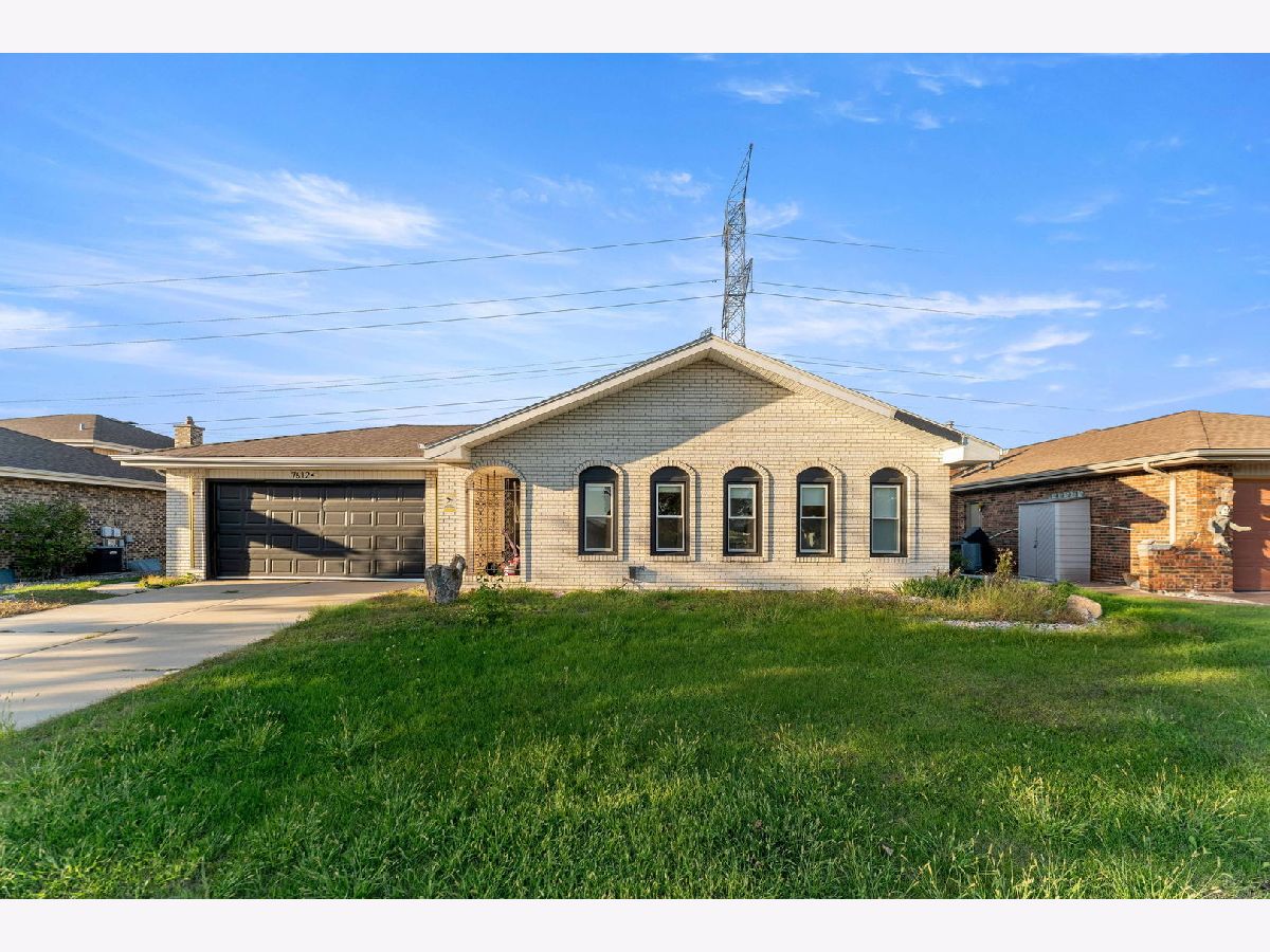 Homes & Condos & Townhomes Short Sale Silver Lake West Orland Park Illinois, 7612 Wheeler Drive