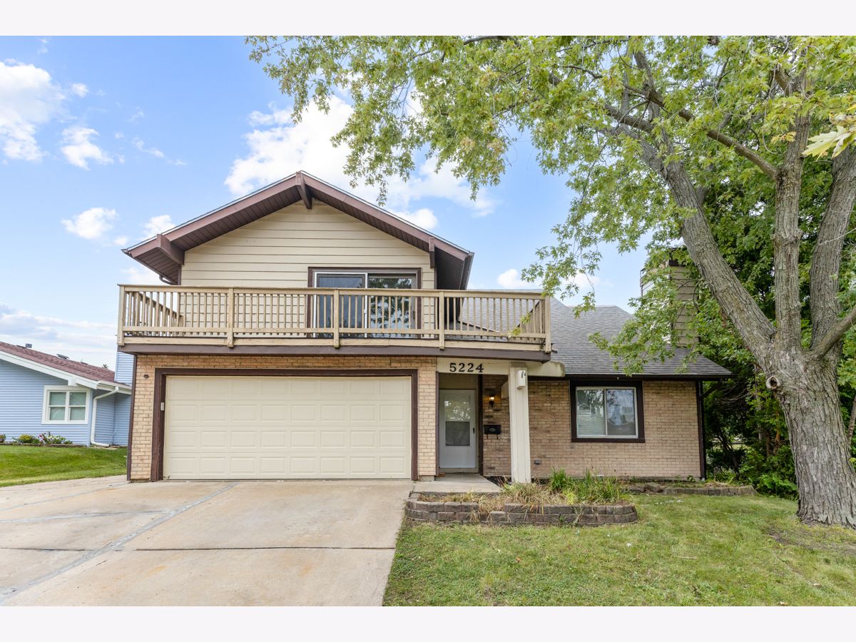 Homes & Townhomes For Sale Greenbrook Hanover Park Illinois, 5224 Arlington Circle