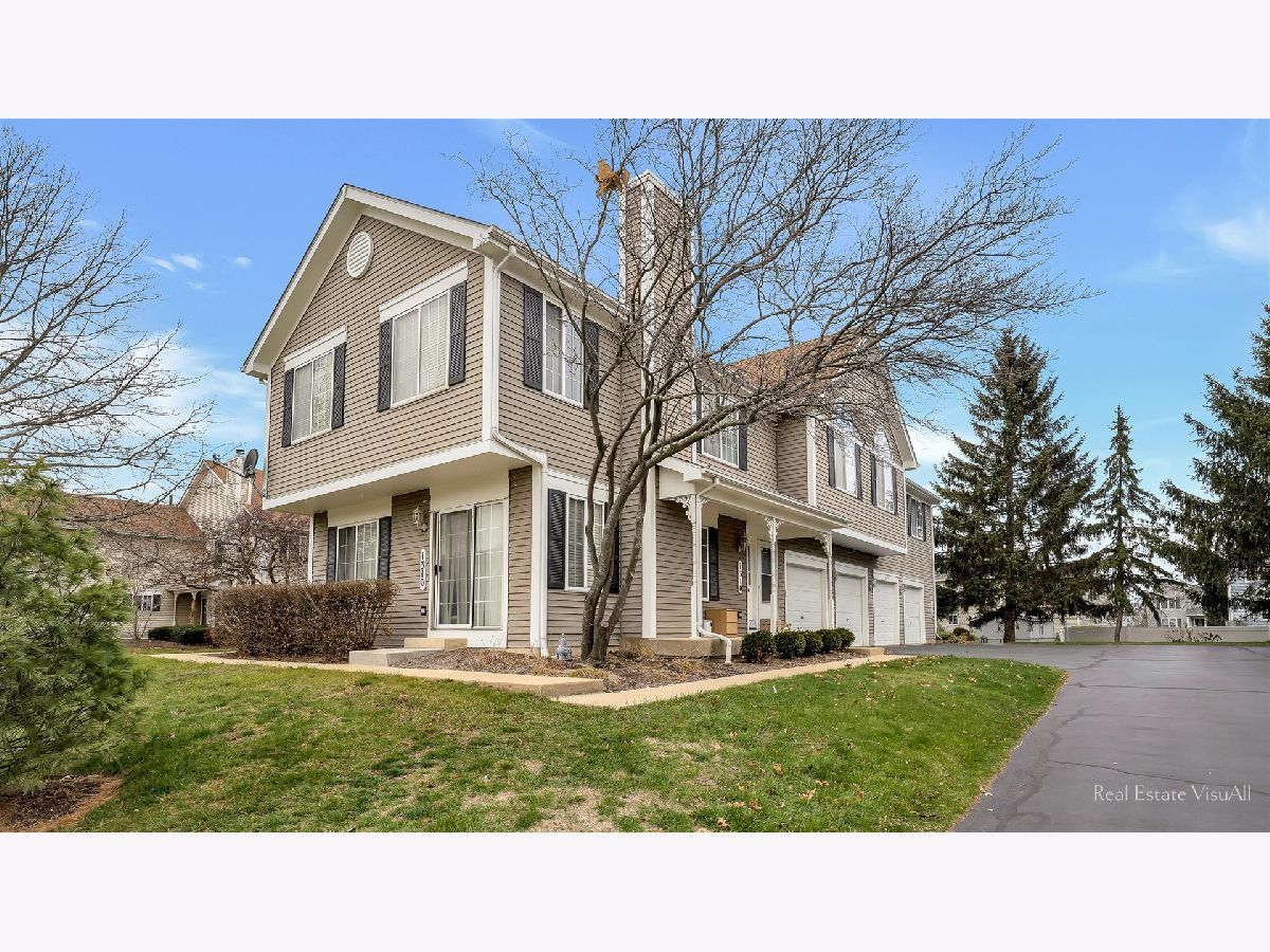  For Sale South Elgin Illinois, 1312 Sandhurst Lane