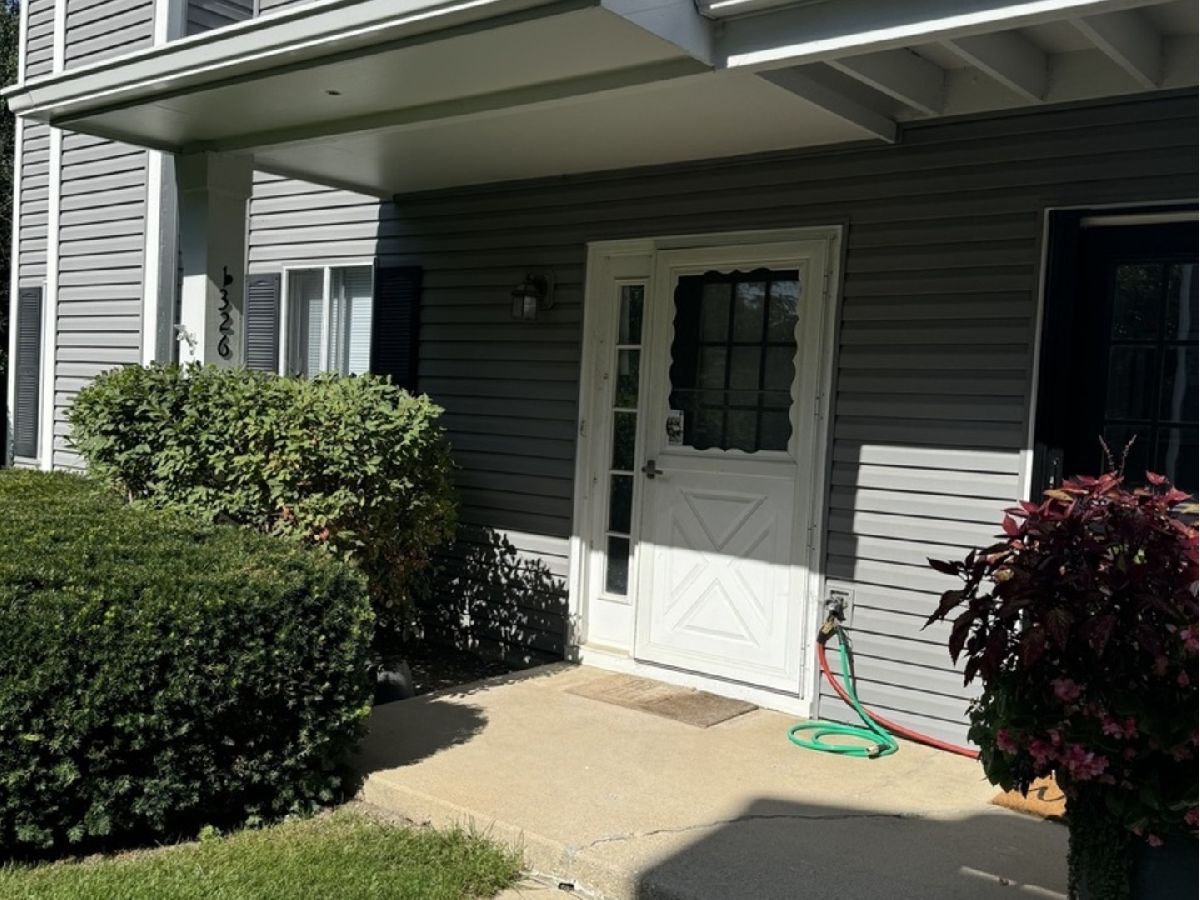  For Rent Deerfield Illinois, 1326 Barclay
