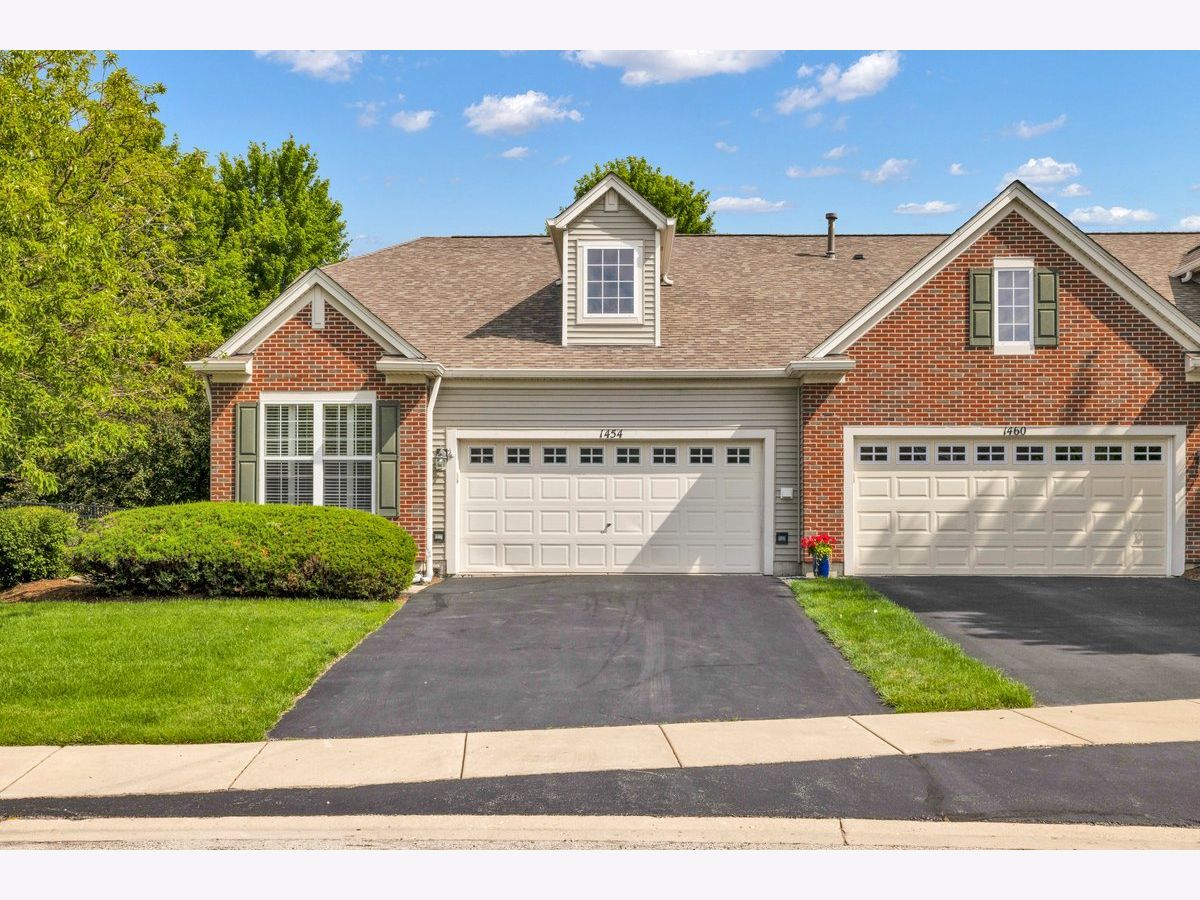 Townhomes Sold Chatham Grove Aurora Illinois, 1454 Sedona