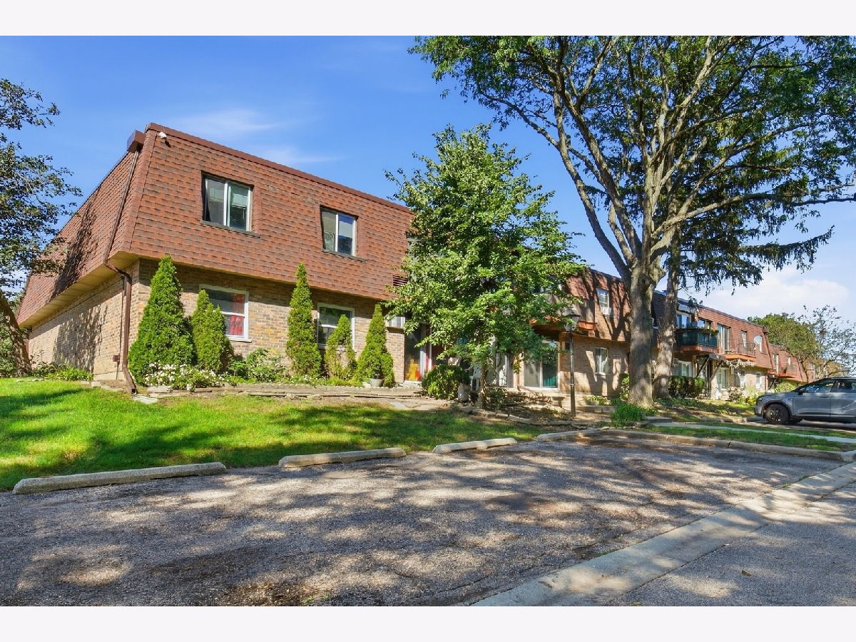 Condominiums For Sale Fireside Terrace Buffalo Grove Illinois, 735 Grove Drive