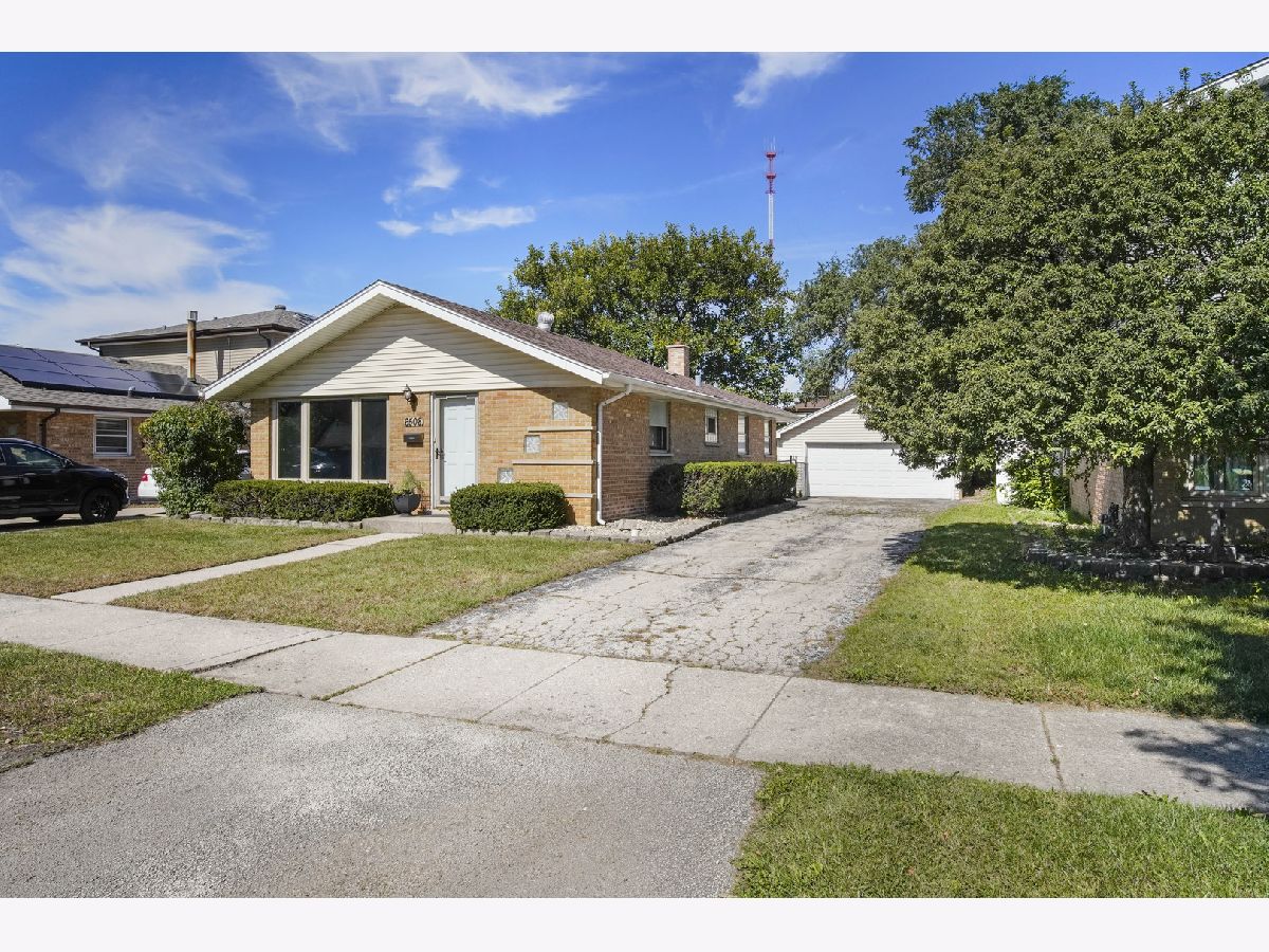  For Sale Chicago Ridge Illinois, 6508 103rd Street