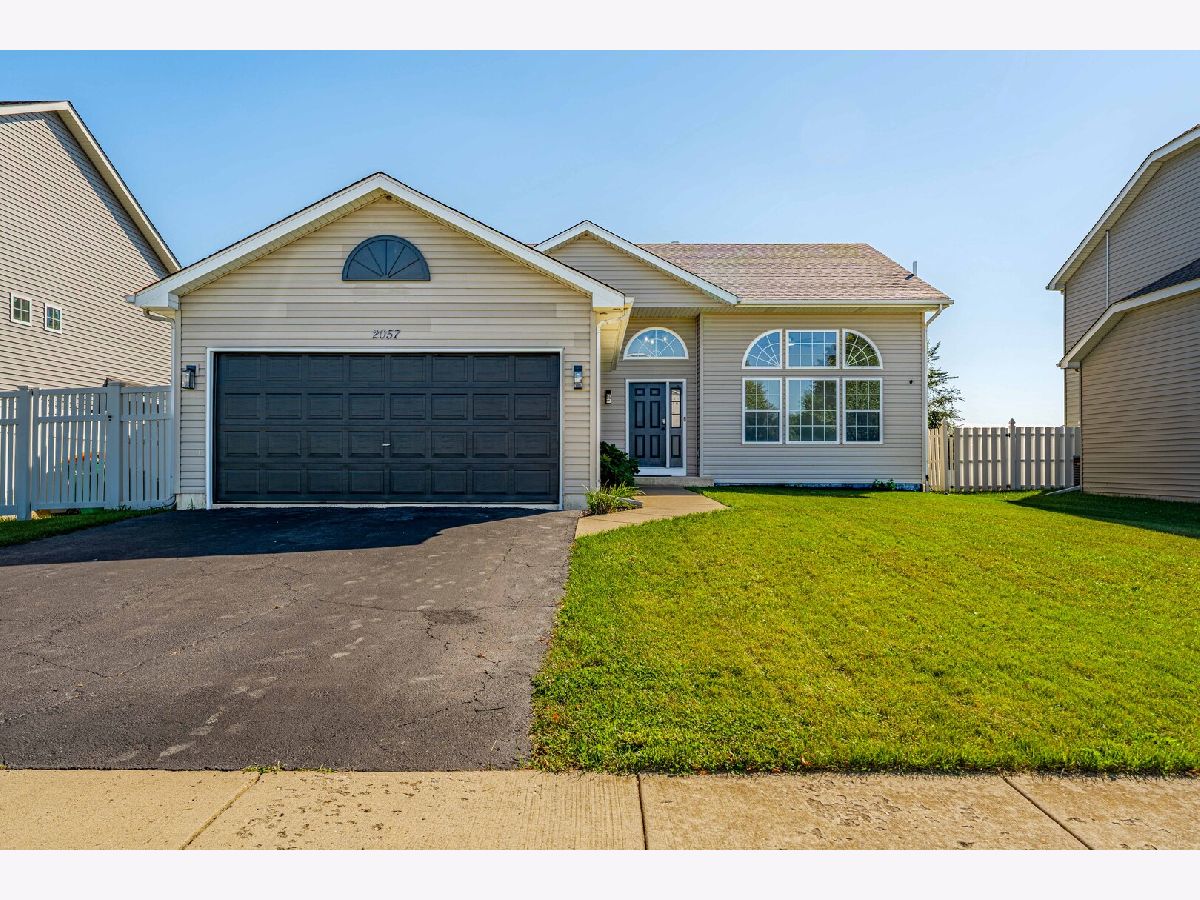  Rented Romeoville Illinois, 2057 Helen