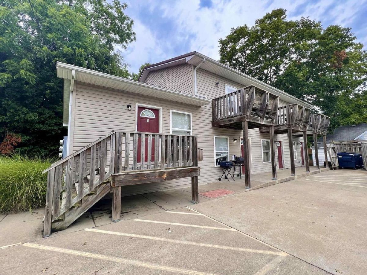 For Sale Carbondale Illinois, 310 College Street