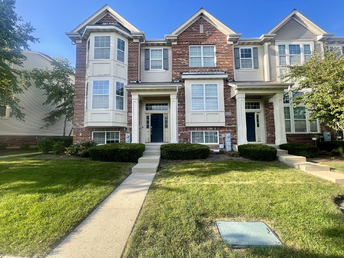 Townhomes For Sale Church Street Station Hanover Park Illinois, 1736 Persimmon Street