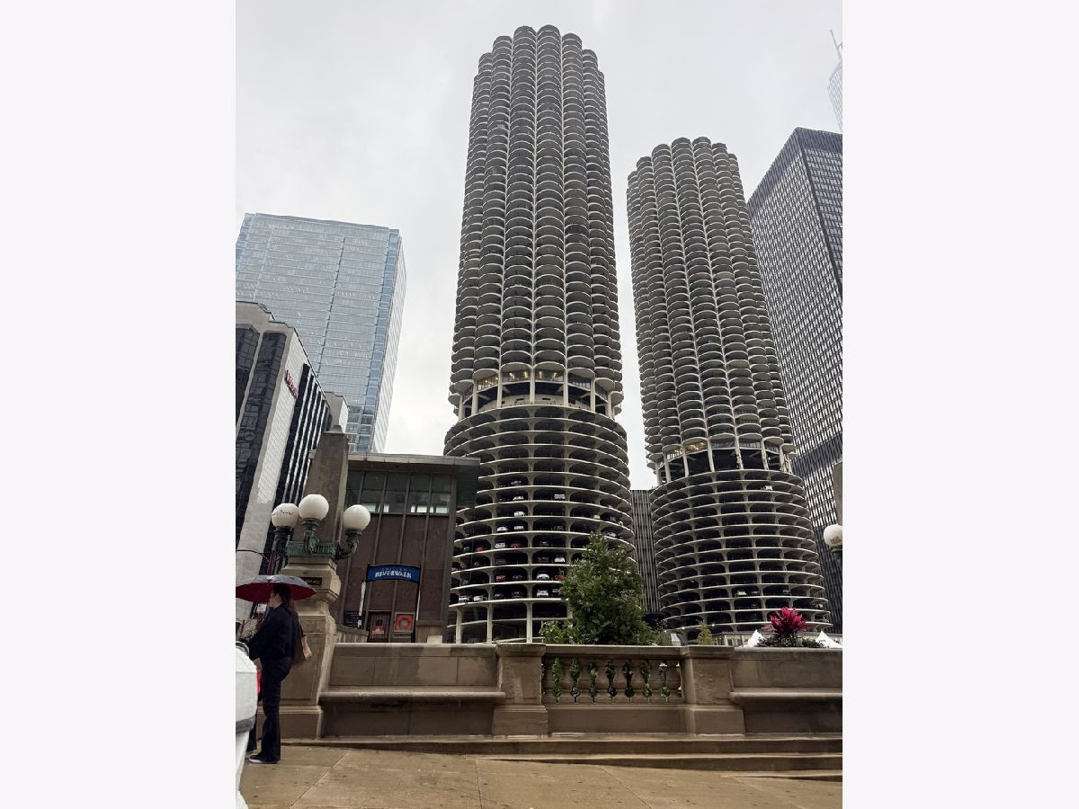  Rented Chicago Illinois, 300 State
