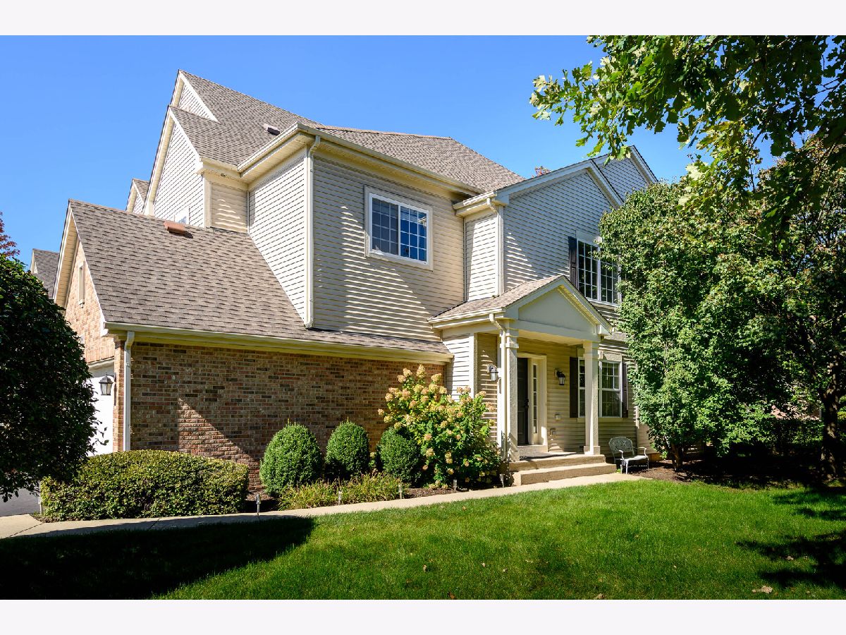 Townhomes & Condos For Sale Canterbury Fields Hoffman Estates Illinois, 6080 Halloran Lane