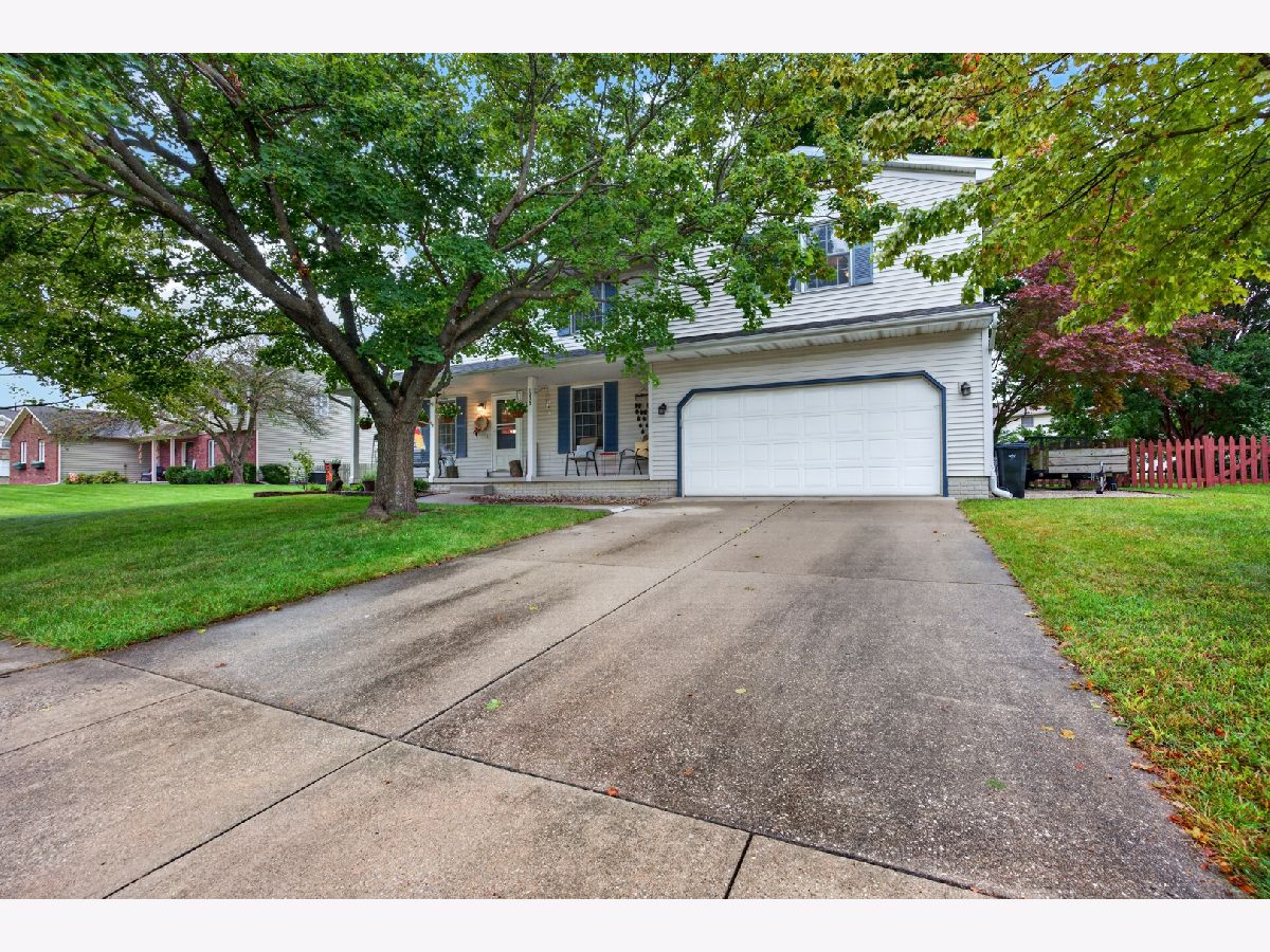 Homes & Condos & Townhomes For Sale Royal Pointe Bloomington Illinois, 1208 Royal Pointe Drive