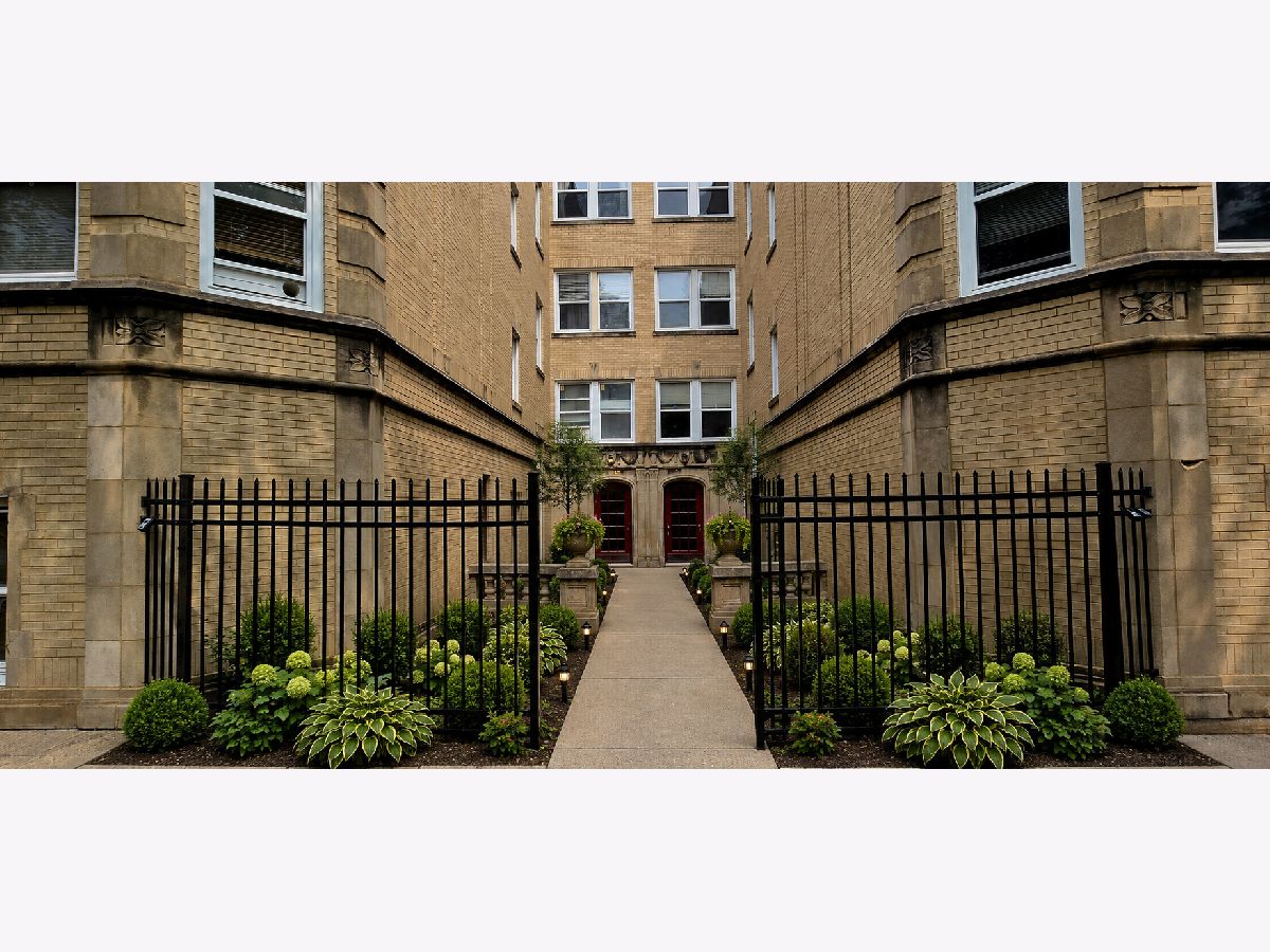  For Sale Chicago Illinois, 2318 Rosemont Avenue