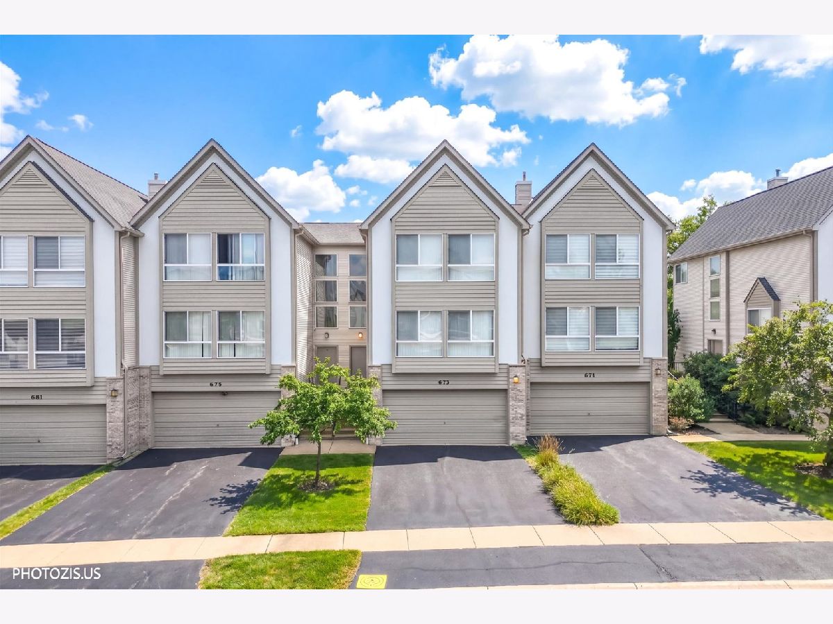 Townhomes For Sale Diamond Pointe Mundelein Illinois, 673 Fountainview Drive