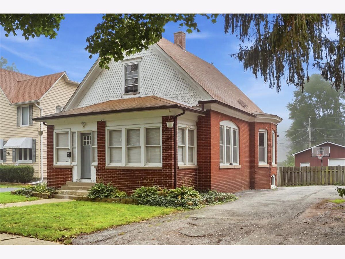  For Sale Zion Illinois, 2915 Enoch Avenue