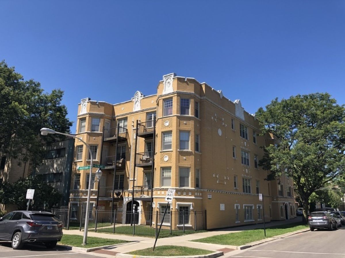  For Sale Chicago Illinois, 2707 Glenlake Avenue