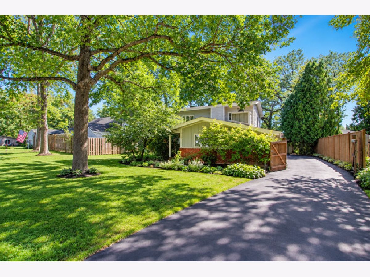 Homes For Sale Loch Lomond Mundelein Illinois, 305 Dunbar Road