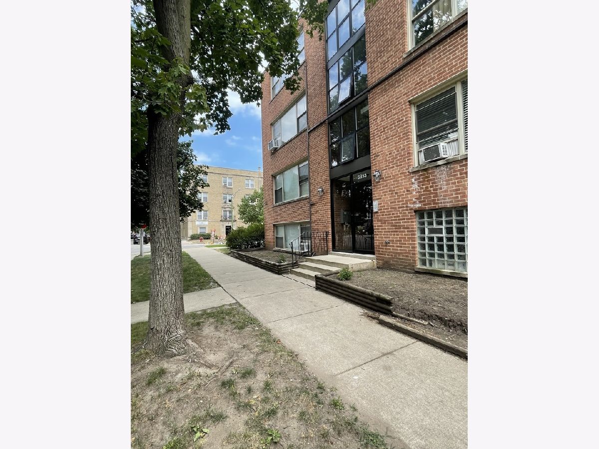  For Sale Chicago Illinois, 6833 Oakley Avenue