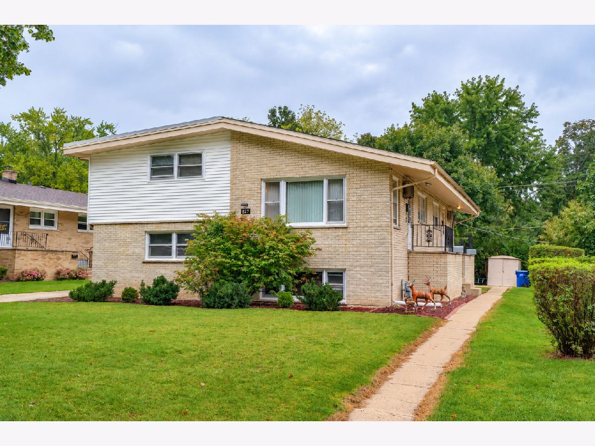  For Sale West Dundee Illinois, 627 Ryan Lane