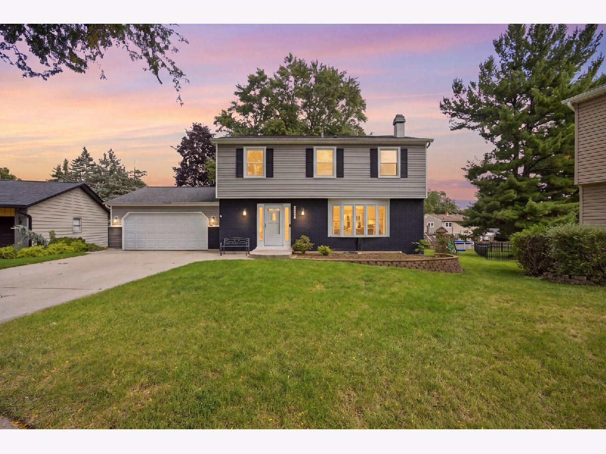 Homes & Condominiums For Sale Century Oaks Elgin Illinois, 1419 Madlock Court