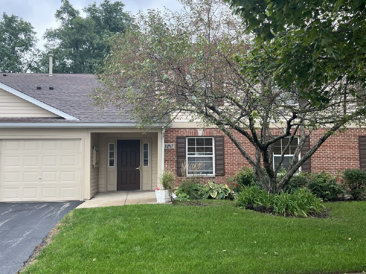 Condos & Townhomes Rented Fairfield Village Round Lake Beach Illinois, 1287 Red Oak