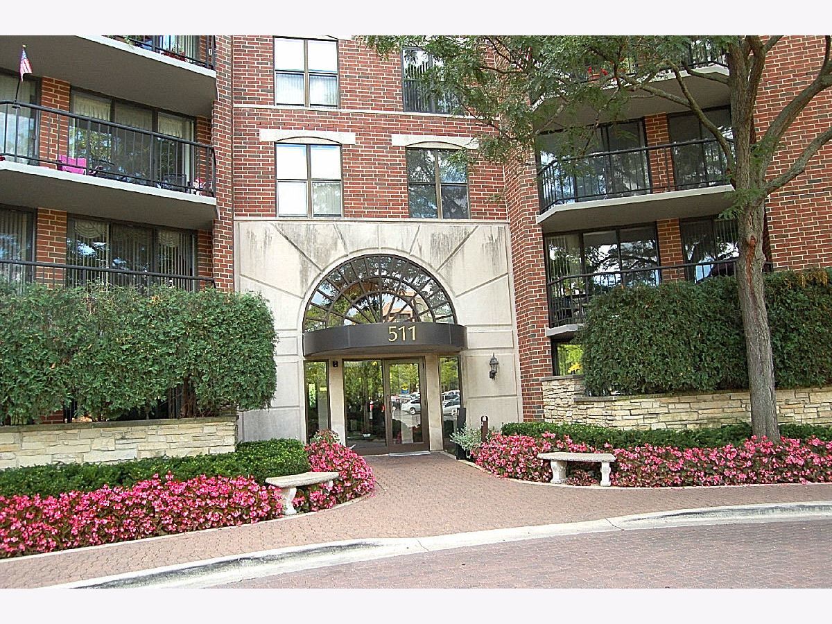 Condominiums For Rent Riverplace Naperville Illinois, 511 Aurora