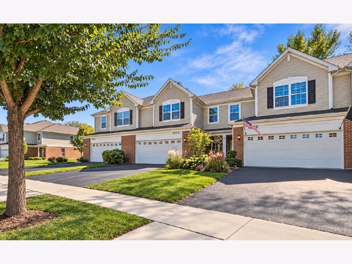 Homes & Townhomes & Condos For Sale Legend Lakes Mchenry Illinois, 1005 Draper Road