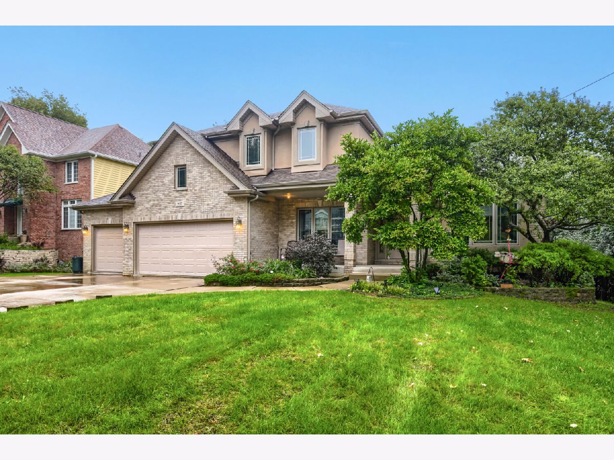  For Sale Willow Springs Illinois, 9017 Orchard Road
