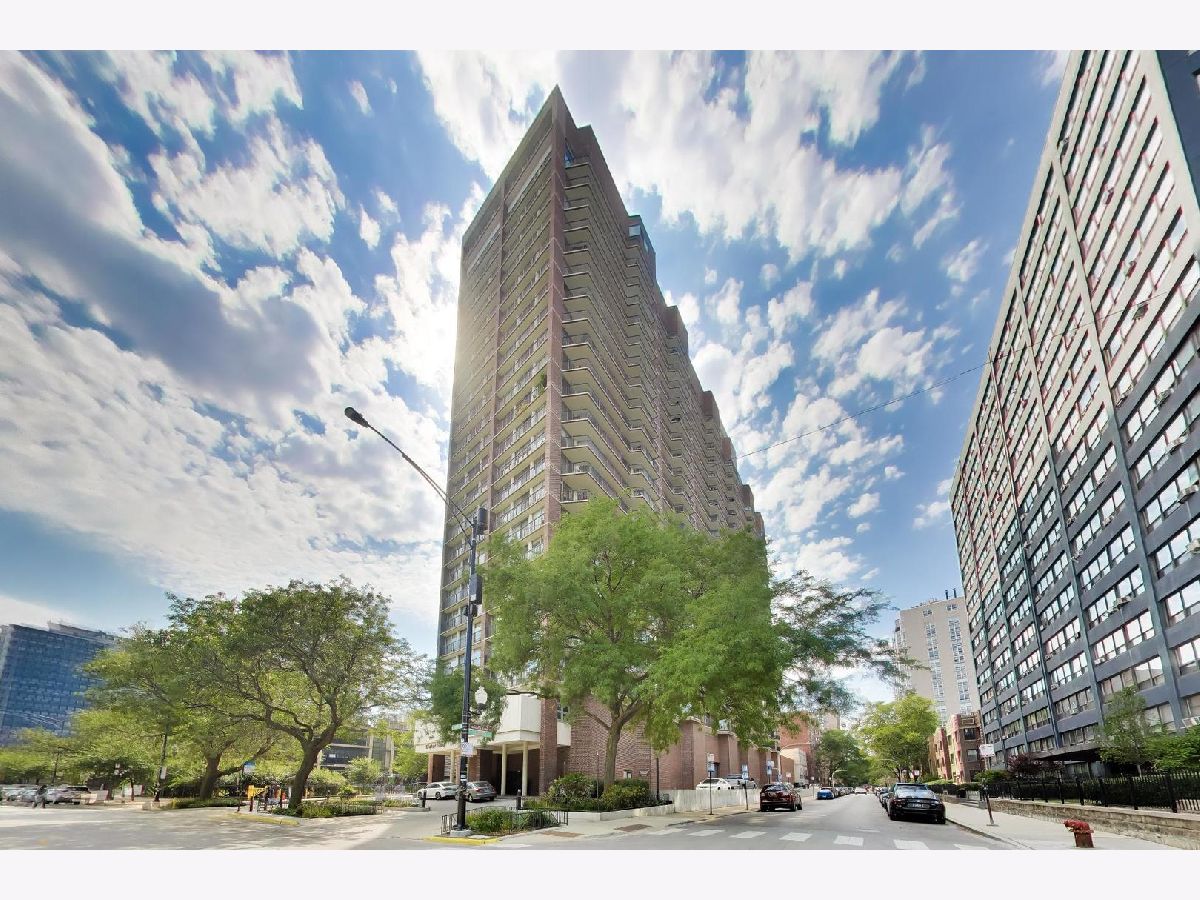 Condominiums For Sale The Waterford Chicago Illinois, 4170 Marine Drive