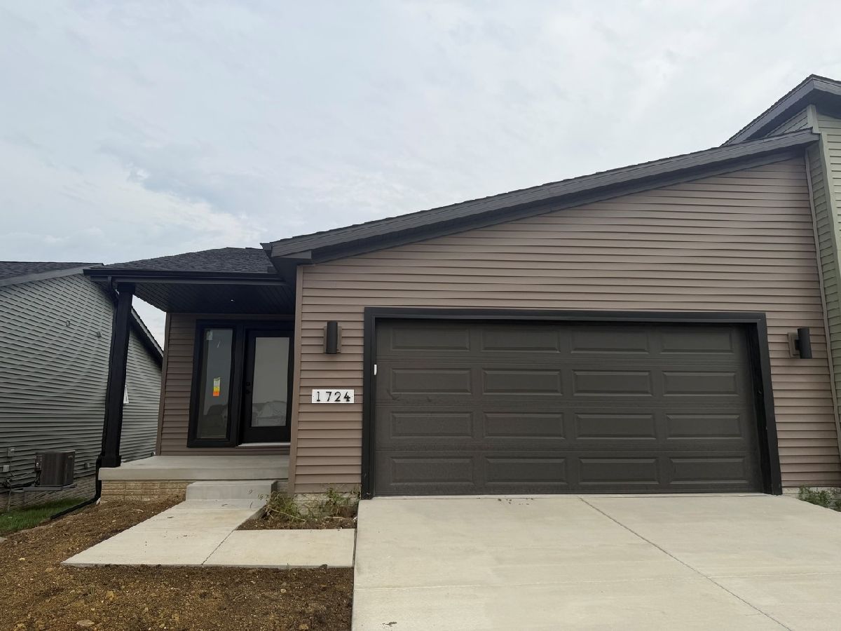  For Sale Normal Illinois, 1724 Millstone Drive