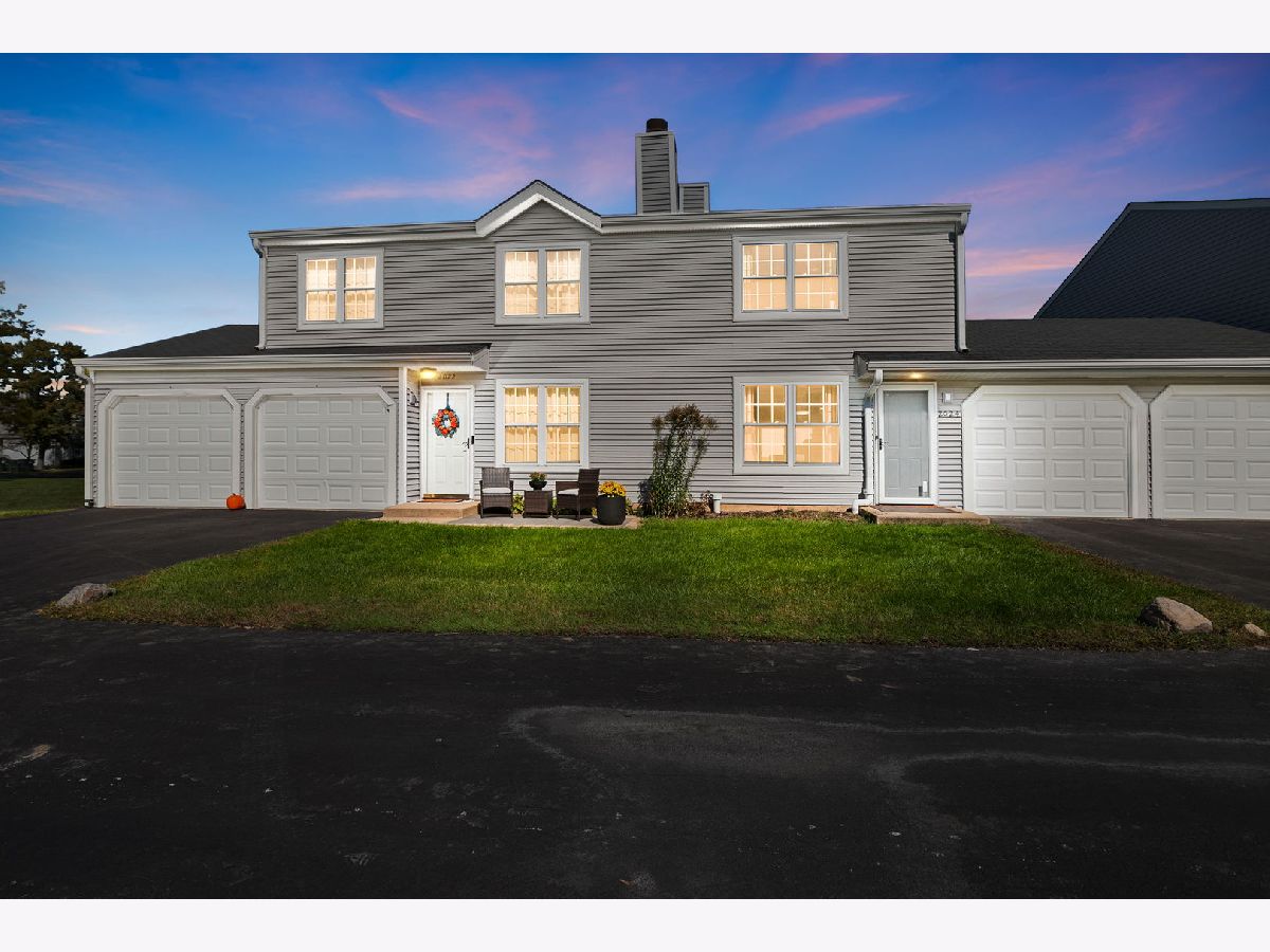 Townhomes & Homes For Sale Countryside Hills Round Lake Beach Illinois, 2024 Countryside Lane